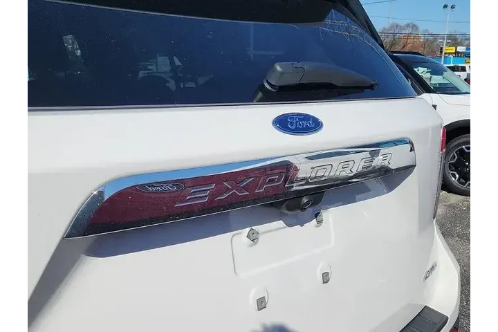 $26688 : Ford Explorer 2022 AWD XLT 4 image 4