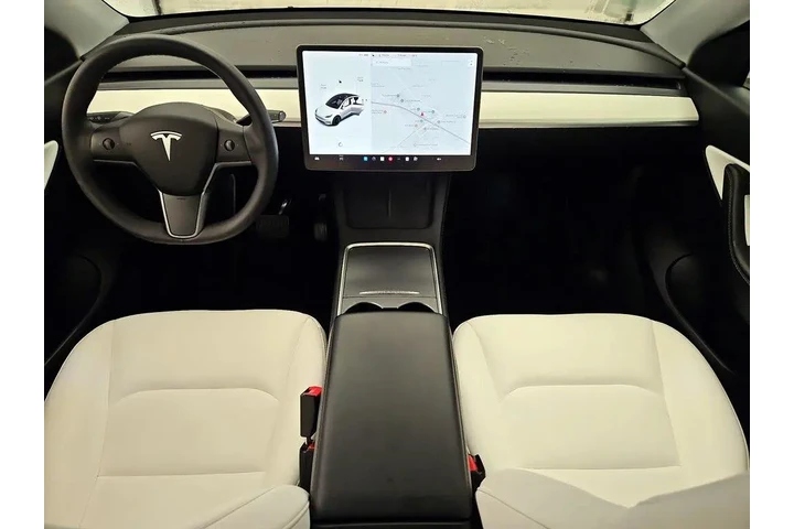 $31998 : Tesla Model Y 2021 AWD Long image 9