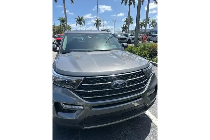 $29597 : Ford Explorer 2023 XLT 4dr S image 1