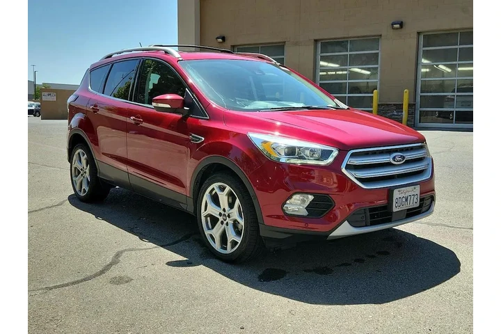 $14998 : Ford Escape 2018 Titanium 4d image 1