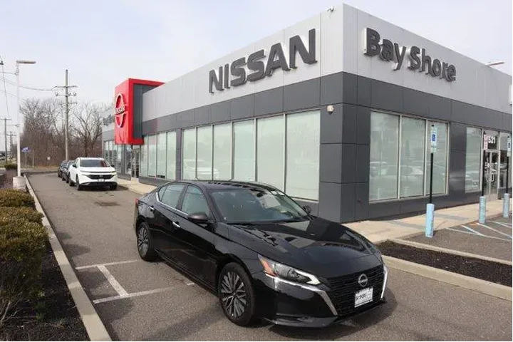 $19732 : Nissan Altima 2025 2.5 SV 4d image 2