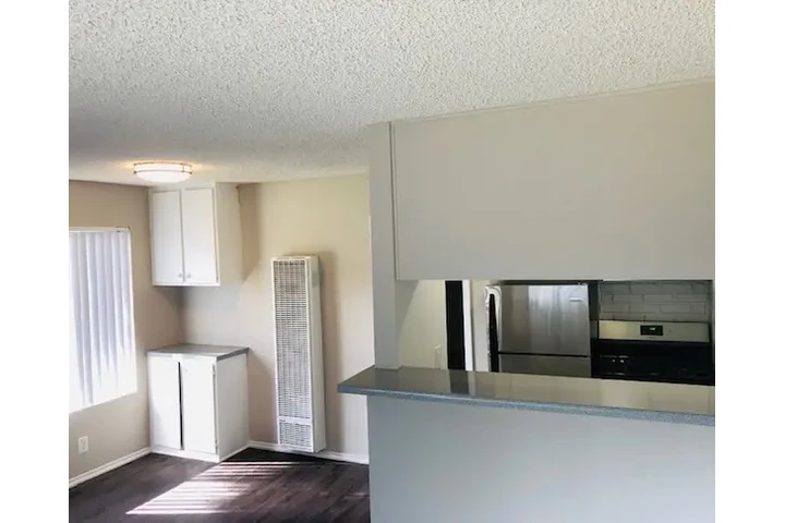 $2699 : HUGE 2BD - WESTERLY SHORES image 7