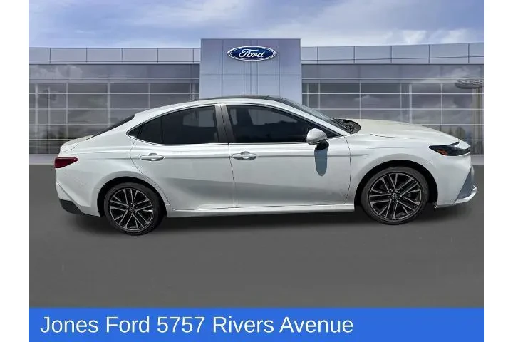 $33973 : Toyota Camry 2025 SE 4dr Sed image 3