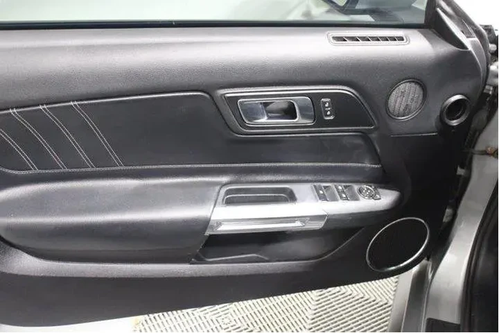 $22988 : Ford Mustang 2021 EcoBoost 2 image 3