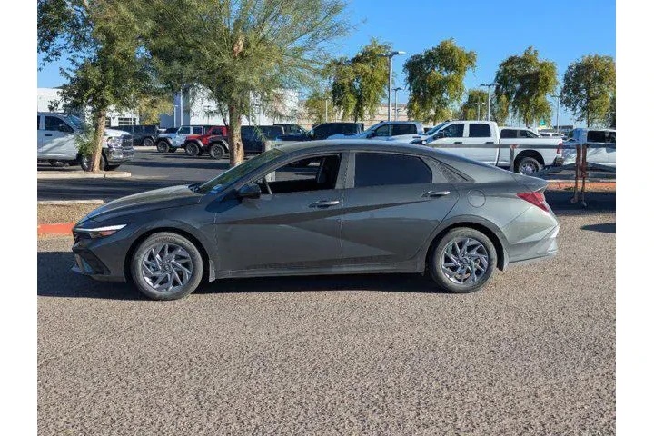 $19990 : Hyundai ELANTRA 2024 SEL 4dr image 7