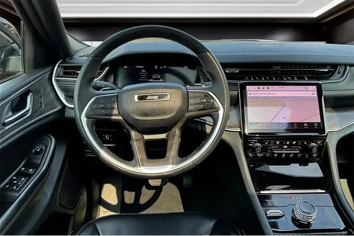 $30177 : Jeep Grand Cherokee L 2024 4 image 5