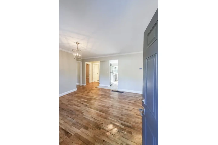 $1200 : 2Bed 2Bath Home in Atlanta, GA image 3