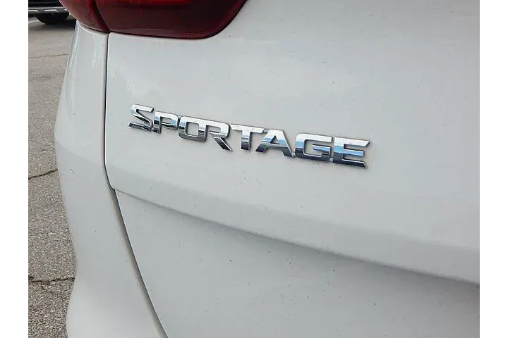 $17988 : Kia Sportage 2020 AWD LX 4dr image 7