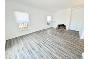 Super cute, open floorplan wit