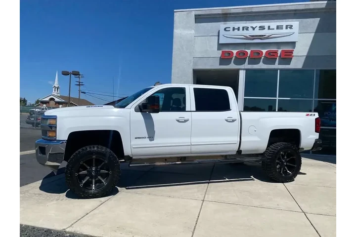 $37988 : Chevrolet Silverado 2500HD 2 image 3