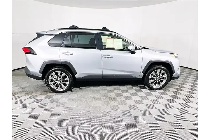 $39900 : Toyota RAV4 2025 AWD XLE Pre image 8