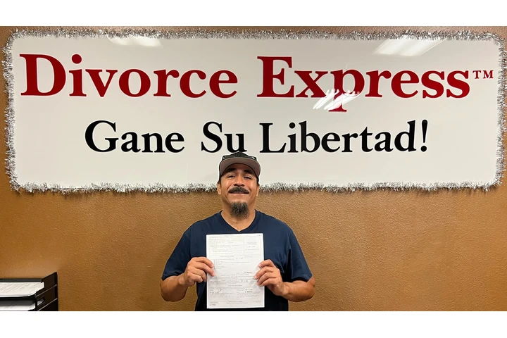 DIVORCE EXPRESS image 2