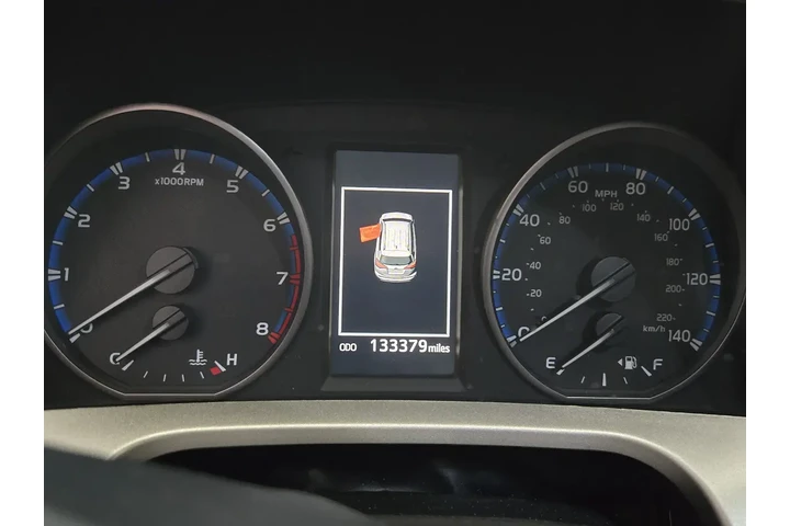 $11000 : 2018 rav4 XLE image 9