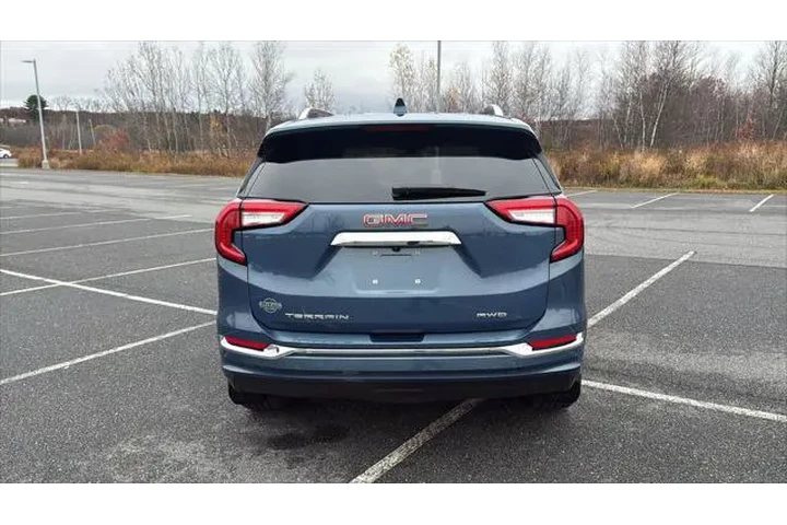 $33589 : GMC Terrain 2024 AWD Denali image 8