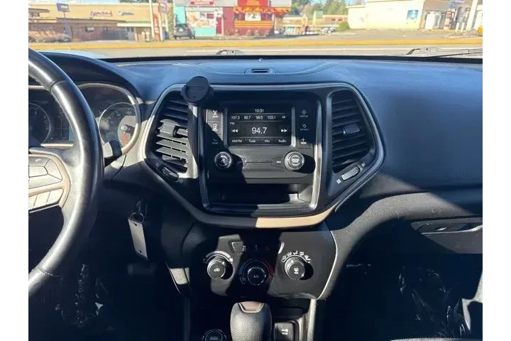 $15999 : Jeep Cherokee 2018 4x4 Tech image 10