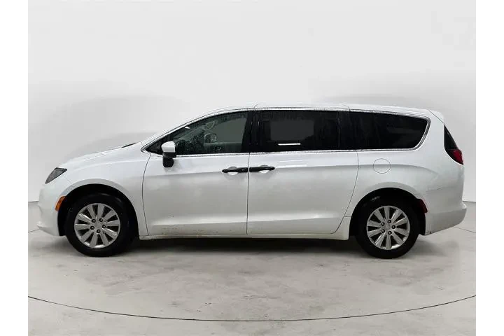 $19971 : Chrysler Voyager 2020 L 4dr image 2