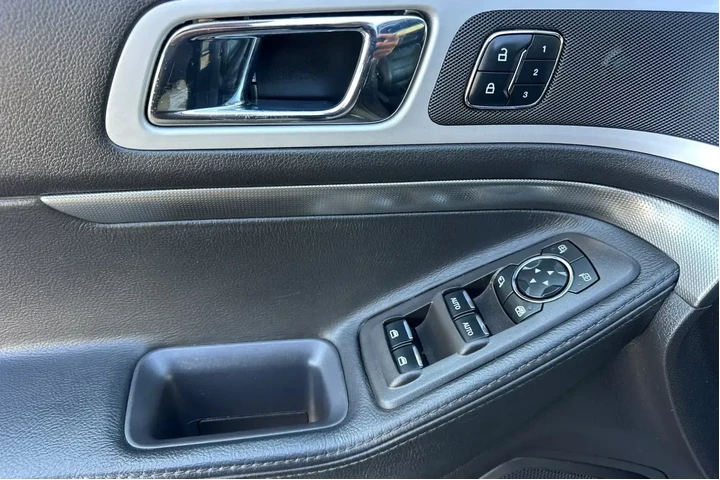 $18800 : Ford Explorer 2015 AWD Sport image 10