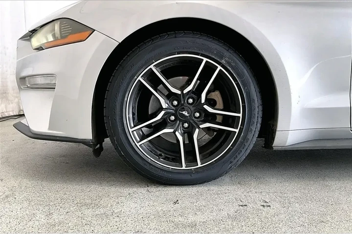 $15991 : Ford Mustang 2019 EcoBoost P image 6