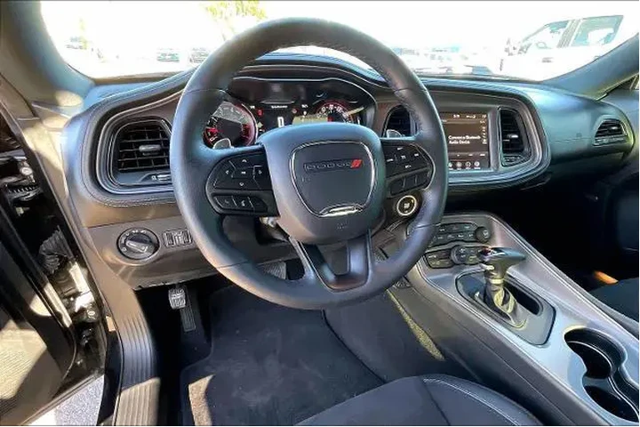 $37350 : Dodge Challenger 2023 R/T 2d image 5