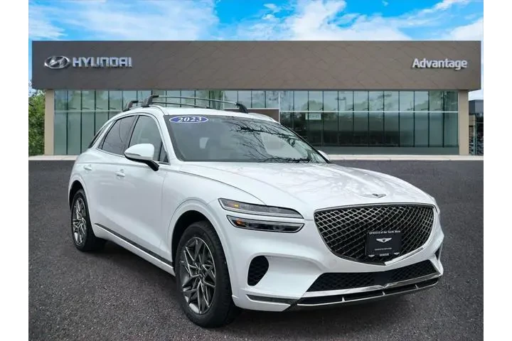 $33930 : Genesis GV70 2023 AWD 2.5T S image 1