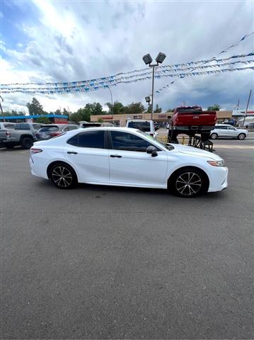 $22889 : 2019 Camry SE Auto (Natl) image 4