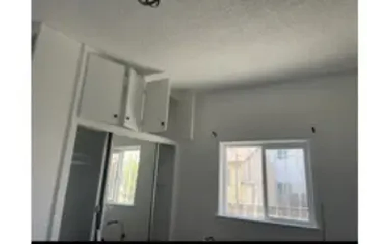 $800 : CUARTO DE RENTA image 2
