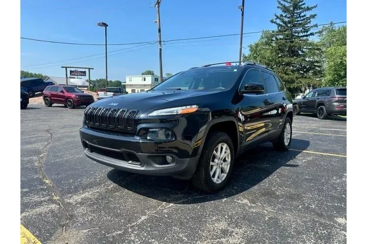 Jeep Cherokee 2017 4x4 Latit image 6