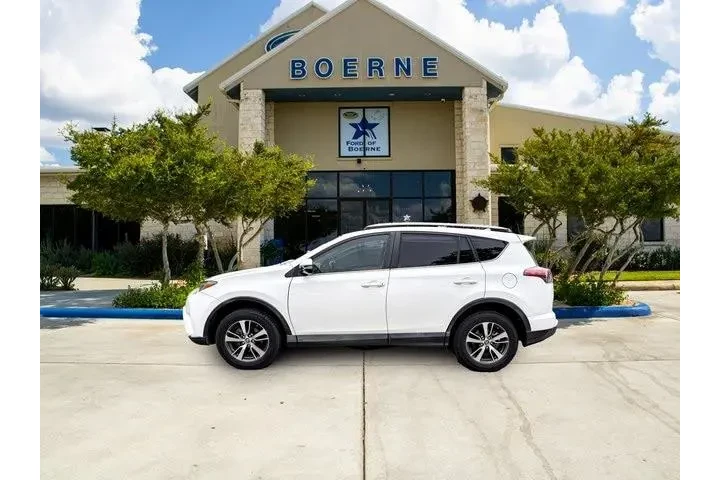 $17997 : Toyota RAV4 2017 XLE 4dr SUV image 2