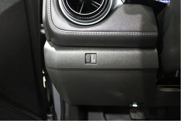 $33982 : Chevrolet Colorado 2023 4x2 image 9