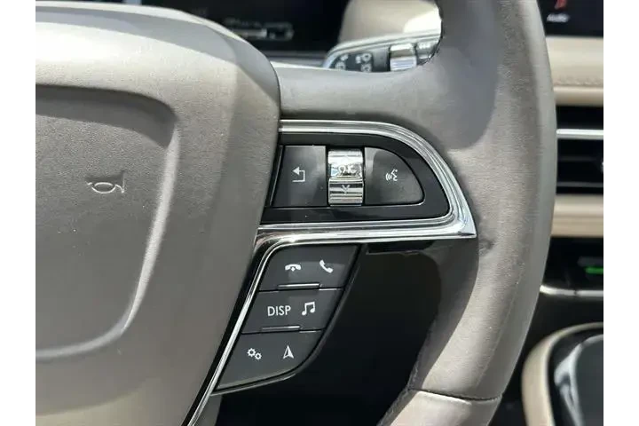 $32495 : Lincoln Nautilus 2022 AWD Re image 10