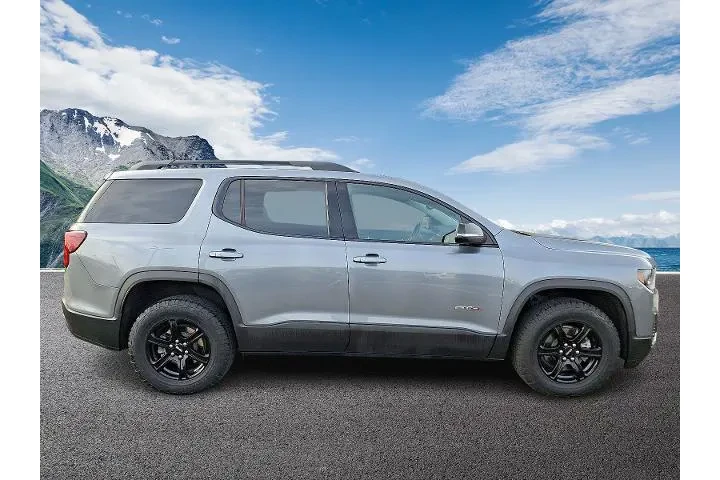 $31997 : GMC Acadia 2022 4x4 AT4 4dr image 7