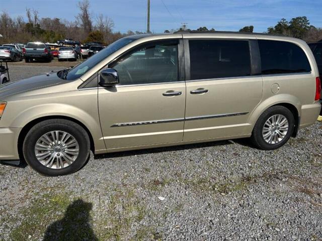 $6995 : 2012 Town and Country Touring image 2