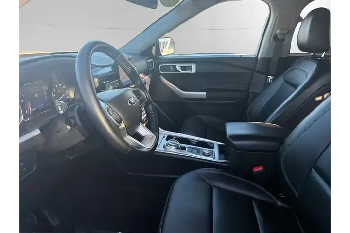 $26216 : Ford Explorer 2022 AWD XLT 4 image 9