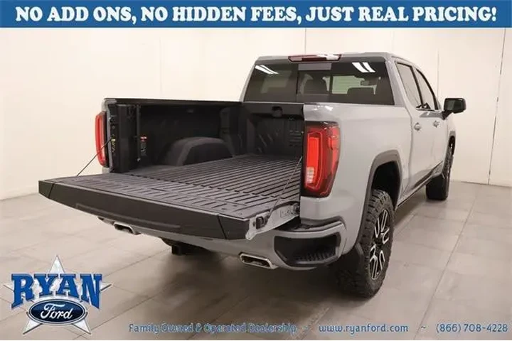 GMC Sierra 1500 2025 4x4 AT4 image 5