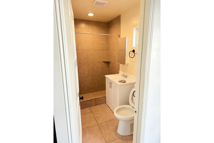 $2500 : Casa amplia de 2 recamaras image 8