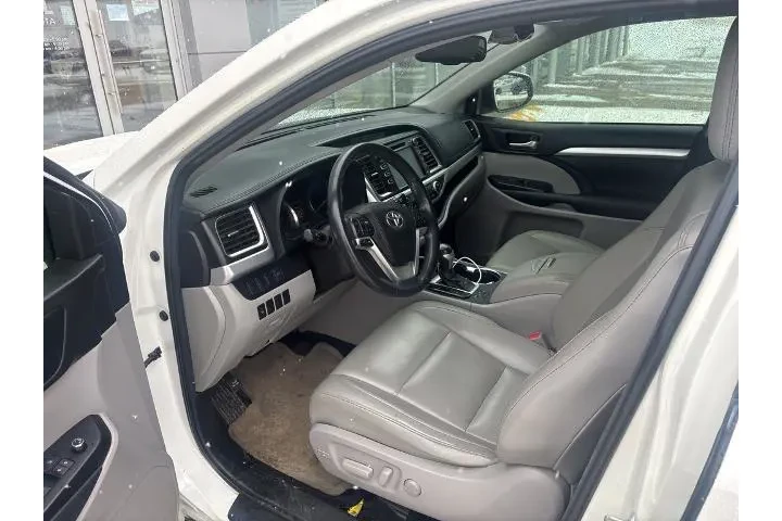 $16997 : Toyota Highlander 2015 XLE 4 image 9