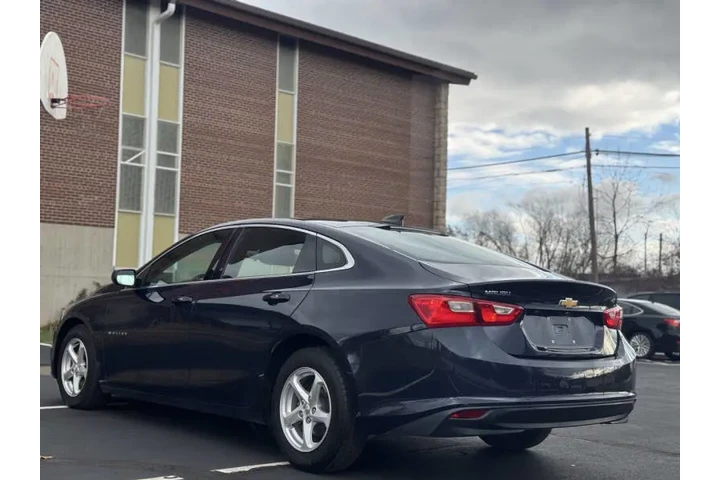 $8999 : 2018 Malibu LS image 6