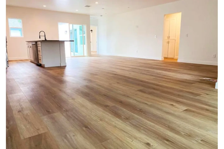 $2500 : 3 Bedroom House  in Koreatown image 3
