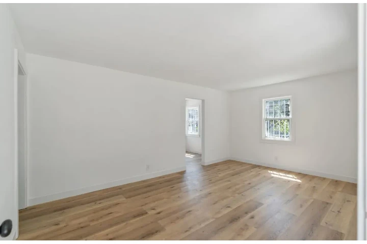 $2500 : Beautiful 3Beds /2Bath House image 5