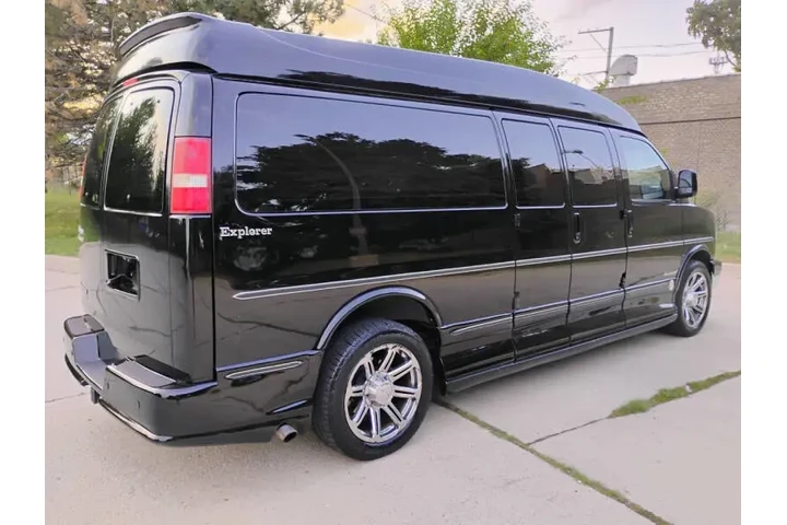$21995 : 2014 Express 2500 image 4