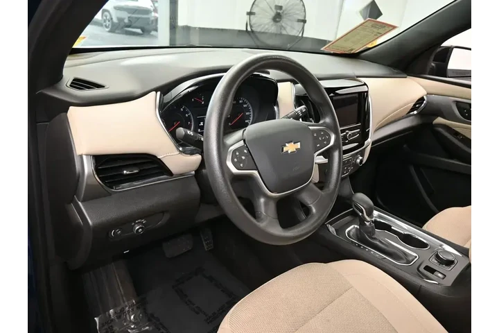$19639 : Chevrolet Traverse 2023 LS 4 image 10