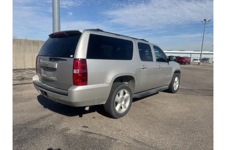$8990 : Chevrolet Suburban 2007 4WD image 7