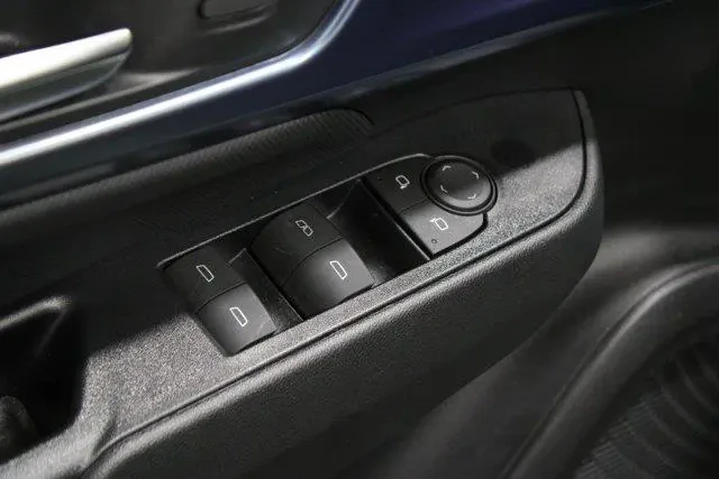 $26987 : Chevrolet Equinox EV 2025 LT image 4