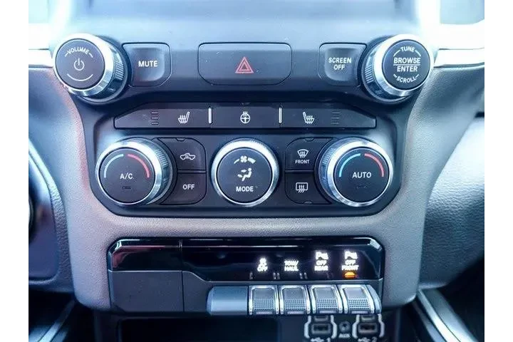 $28289 : Ram 1500 2020 4x4 Big Horn 4 image 7