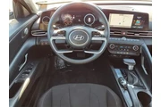 $19339 : Hyundai ELANTRA 2024 SEL 4dr thumbnail