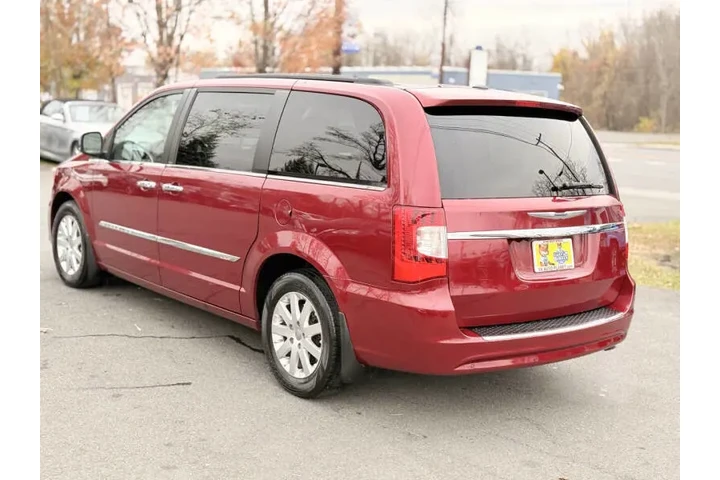 $11500 : 2012 Town and Country Touring image 10