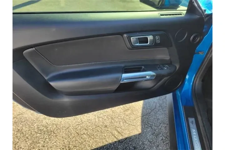 $29791 : Ford Mustang 2019 GT 2dr Fas image 10