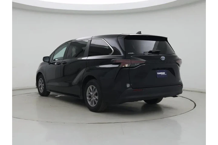 $34998 : Toyota Sienna 2024 LE 8-Pass image 2
