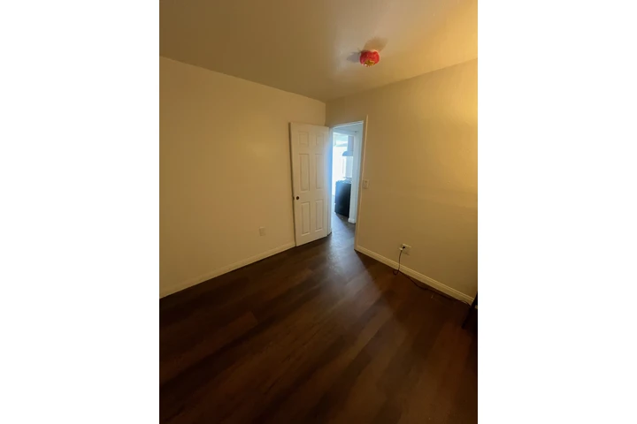 $1700 : Duplex South Gate image 4