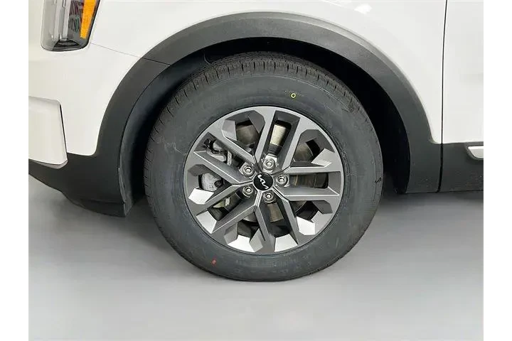 $30975 : Kia Telluride 2024 LX 4dr SU image 10